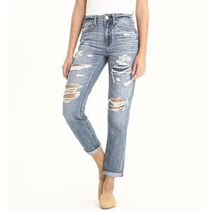BRAND NEW American Eagle High waist tomgirl jeans